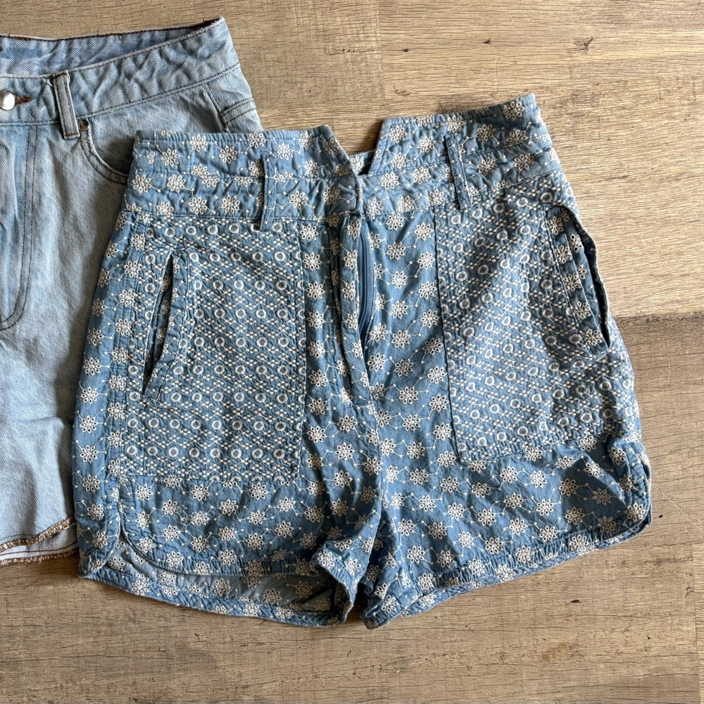 Zara Floral Blue Women's Shorts